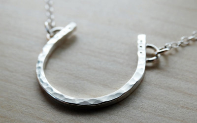 Sterling Silver Horseshoe Necklace: Luck, Meaning & Artisan Craft