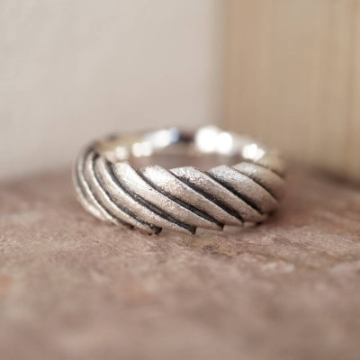 Sterling Silver Vintage Shell Ring - Handmade By AOL Special